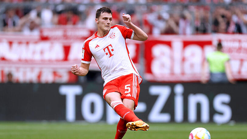 Benjamin Pavard will den FC Bayern verlassen, um bei seinem neuen Klub regelmäßig als Innenverteidiger zu spielen. Benjamin Pavard will den FC Bayern verlassen, um bei seinem neuen Klub regelmäßig als Innenverteidiger zu spielen.