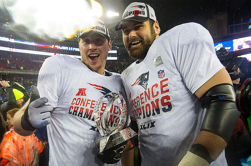 Der Deutsche beim Superbowl. Sebastian Vollmer (r.) von den New England Patriots.
