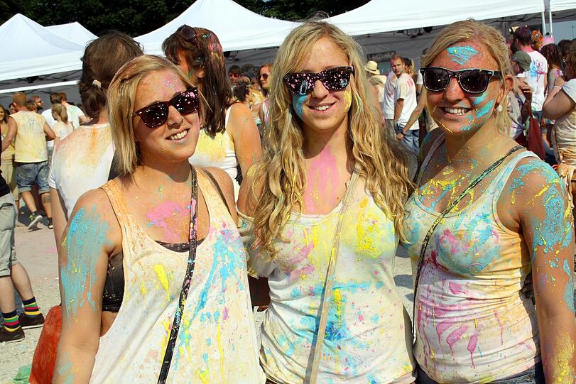 Bunter geht nicht: Das Holi One Color Festival in Riem. Die Bilder.