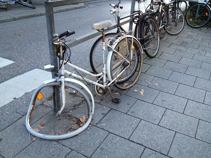 Dauerparker: Das Schrottradl von der Arnulfstraße.