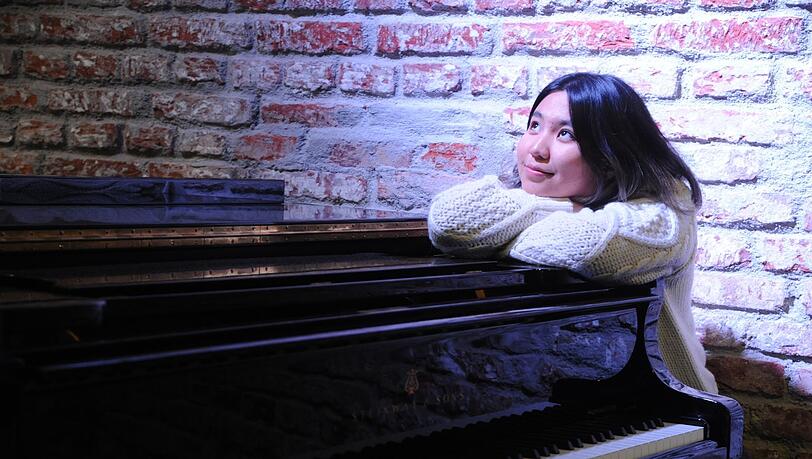aus Ulaanbaatar, seit 5 Jahren in München: die Pianistin Shuteen Erdenebaatar.