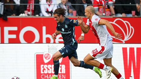 Sigurd Haugen (l) markierte gegen Aue das Siegtor. (Archivbild)