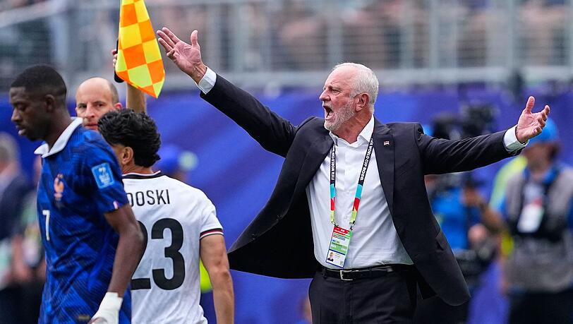 Graham Arnold trainiert den Irak seit Mai 2025. Graham Arnold trainiert den Irak seit Mai 2025.
