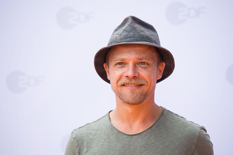 Auch privat lebt Matthias Koeberlin seit einigen Jahren am Bodensee: " Vorarlberg ist einfach ein wahnsinnig schöner Fleck Erde", schwärmt er im Interview. Auch privat lebt Matthias Koeberlin seit einigen Jahren am Bodensee: " Vorarlberg ist einfach ein wahnsinnig schöner Fleck Erde", schwärmt er im Interview.