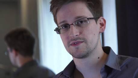 Edward Snowden hatte zunächst befüchtet, "dass die Öffentlichkeit mit Gleichgültigkeit oder Zynismus auf die Enthüllungen reagieren würde". Edward Snowden hatte zunächst befüchtet, "dass die Öffentlichkeit mit Gleichgültigkeit oder Zynismus auf die Enthüllungen reagieren würde".