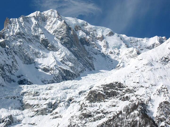 Der Mont Blanc ist der höchste Berg Europas. Immer wieder kommt es hier zu Lawinenabgängen.