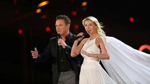 Stefan Mross heiratete seine Anna-Carina Woitschack am 6. Juni live in der Sendung "Schlagerlovestory.2020"