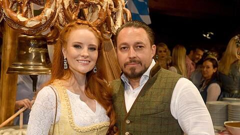 Das Model Barbara Meier und Mann Klemens Hallmann erwarten Nachwuchs.