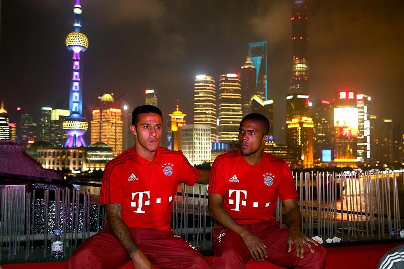 Die Bayern-Stars haben Spaß - über den Dächern von Shanghai. Die Bilder der AUDI Night