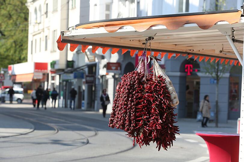 Getrocknete Chilis am Markt.