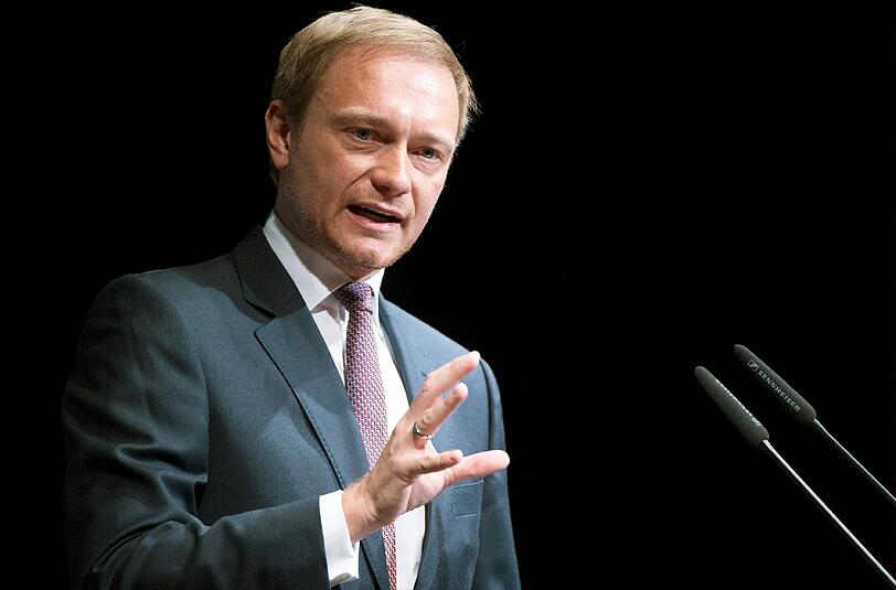 Partei-Chef Christian Lindner fordert von den Mitgliedern, 75 Euro an die Bundes-FDP überweisen.