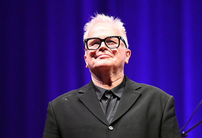 Zwei Brüder, zwei außergewöhnliche Karrieren: Sänger Herbert Grönemeyer ist der jüngere Bruder von Dietrich Grönemeyer. Zwei Brüder, zwei außergewöhnliche Karrieren: Sänger Herbert Grönemeyer ist der jüngere Bruder von Dietrich Grönemeyer.