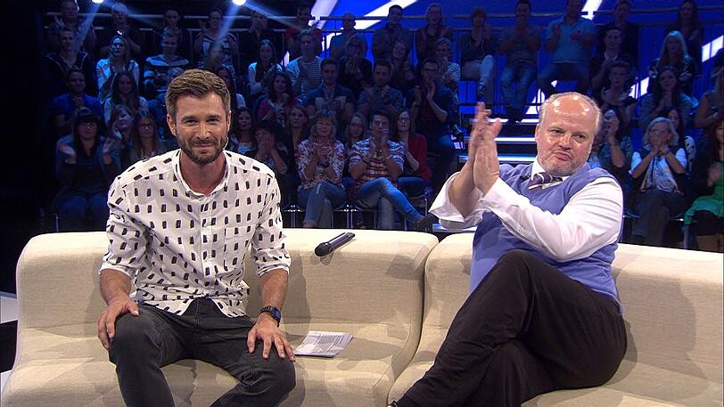 Wer hätte das gedacht: Promi-Liebling Hubert Kah muss das Haus kurz vor dem Finale verlassen. Die Bilder von seinem Auszug.