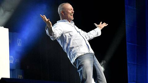 Stefan Raab produziert "Täglich frisch geröstet".