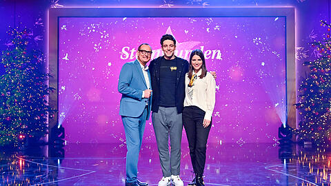 Volker Heißmann, Alexander Eder und Sandra Rieß (von links) beim Pressetermin zur TV-Show Sternstunden-Gala 2022 in der Nürnberger Frankenhalle.