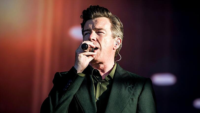 Rick Astley ist seit Jahrzehnten im Musikgesch&auml;ft aktiv.