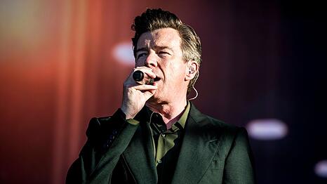 Rick Astley ist seit Jahrzehnten im Musikgesch&auml;ft aktiv.