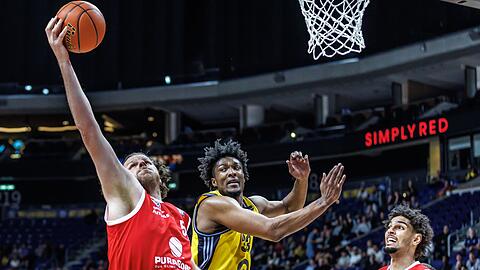 MBC-Center John Bryant zieht zum Berliner Korb.