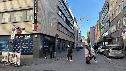Die Kreuzung Schiller- und Adolf-Kolping-Straße: Hier kommt ein Videoturm hin. Die Straße runter wird die zweite Anlage aufgestellt.