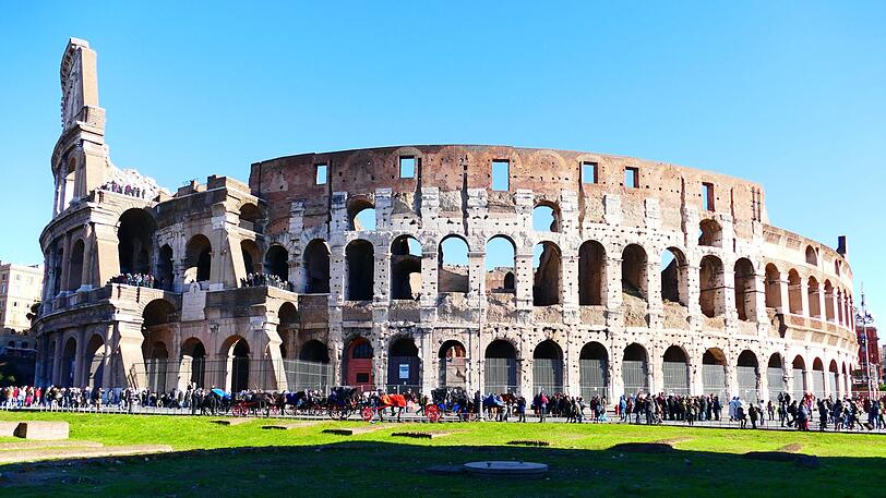 Das Kolosseum in Rom ist eine Gladiatoren-Arena.