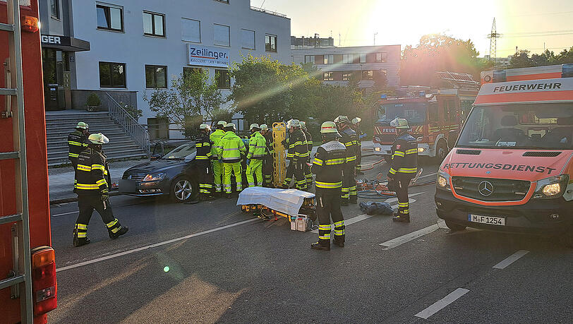 Die 42-Jährige wurde in den Schockraum einer Münchner Klinik gebracht. Die 42-Jährige wurde in den Schockraum einer Münchner Klinik gebracht.