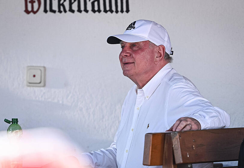 Stärkt Eberl: Uli Hoeneß. Stärkt Eberl: Uli Hoeneß.