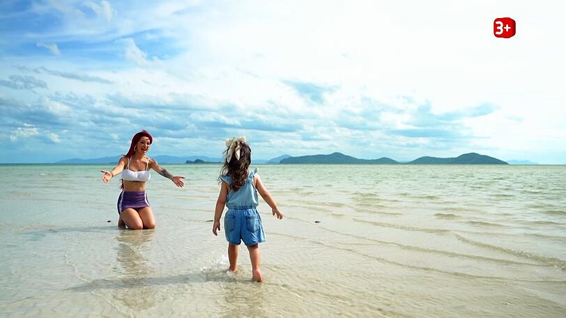 Ariels Tochter ist mit nach Thailand gereist. Ariels Tochter ist mit nach Thailand gereist.
