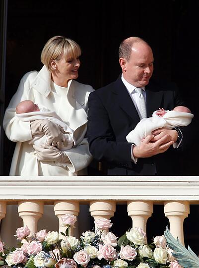 Fürst Albert und Charlene von Monaco präsentieren am Mittwoch ihre Zwillinge Gabriella und Jacques