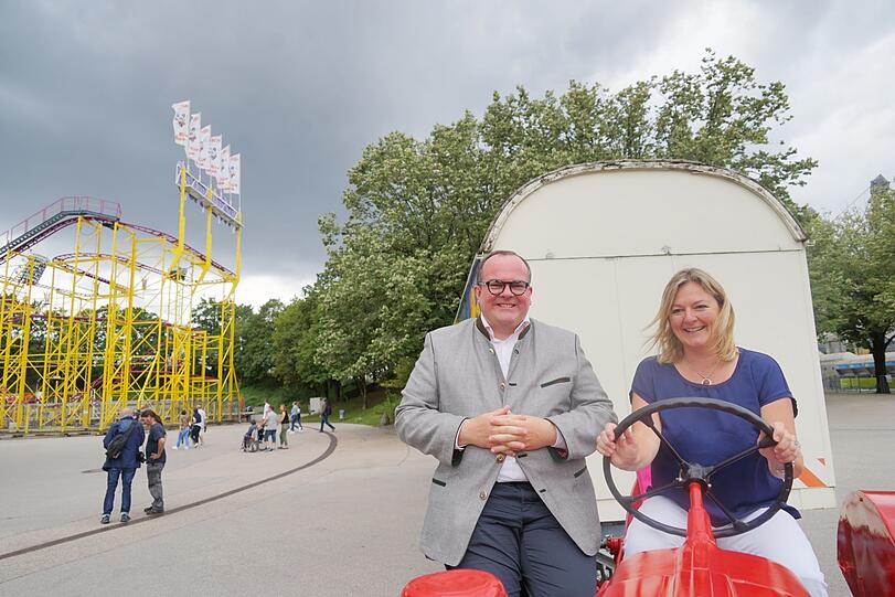 Wirtschaftsreferent Clemens Baumgärtner mit Wiesnstadträtin Anja Berger gestern im Olympiapark.
