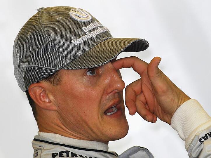 Glück im Unglück: Michael Schumacher blieb im Crash mit Liuzzi unverletzt.