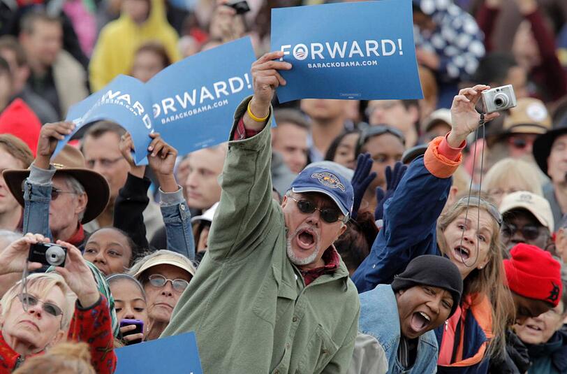 Mit "Forward"-Plakaten spronen Obama-Fans ihren Präsidenten an.