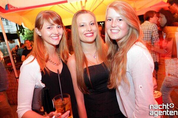 Hier geht's auch hoch her: "Remmi Demmi" in der Nachtgalerie. Mehr Bilder unter:  www.nachtagenten.de
