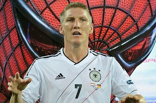 Spinne Schweinsteiger: Er zieht die Fäden