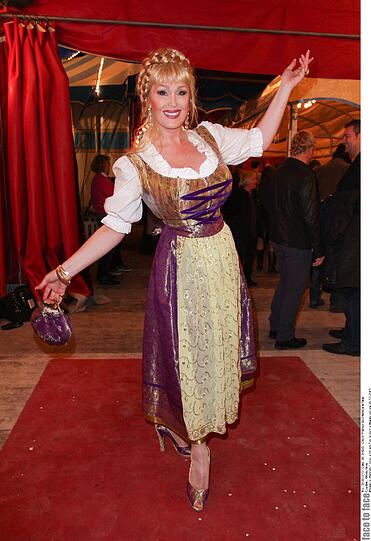&bdquo;Was ist nur aus mir geworden?&ldquo; Gloria Gray zeigt Selbstironie.