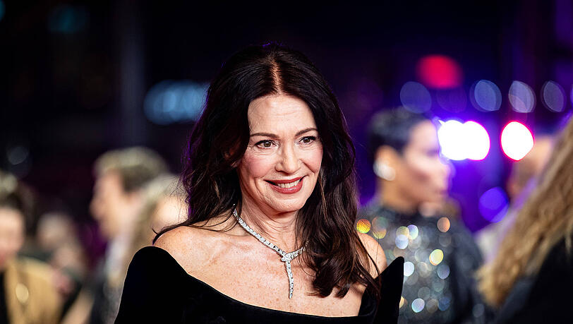 Iris Berben spricht offen &uuml;ber Sch&ouml;nheitsideale, Selbstliebe und ihre modischen Entscheidungen.