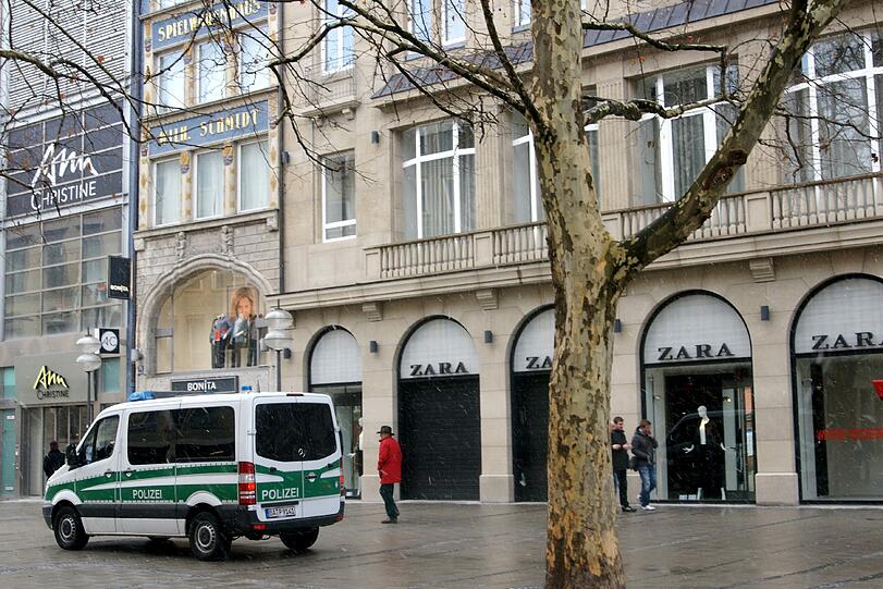 Wurde am Samstag nach Ladenschluss überfallen: Die Zara-Filiale in der Neuhauser Straße.