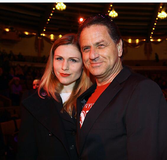 Ali Khan mit Lebensgefährtin Bettina