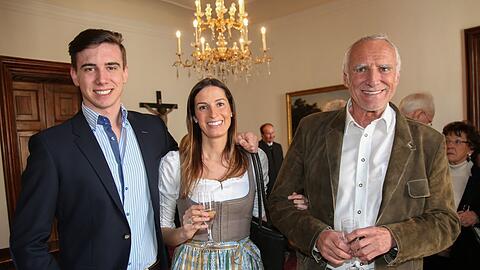 Hat seinen Sohn früh auf seine Nachfolge vorbereitet: Dietrich Mateschitz († 78) mit Sohn Mark und Lebensgefährtin Marion Feichtner.
