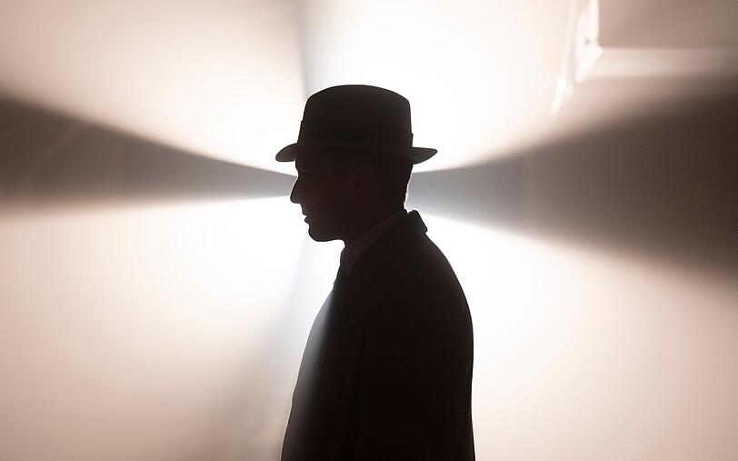 Basierend auf den Romanbestsellern von Volker Kutscher erz&auml;hlt "Babylon Berlin" die Geschichte des Kommissars Gereon Rath (Volker Bruch). Nun geht die Serie nach f&uuml;nf Staffeln in der ARD Mediathek zu Ende.