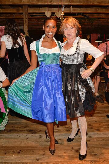 Stephanie Simbeck, Dunja Siegel