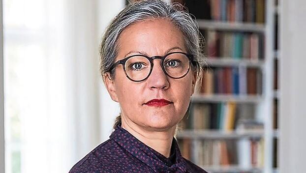 Die 1973 in Heilbronn geborene Kunsthistorikerin war von 2005 bis 2018 Verlegerin. Sie arbeitet als Autorin und Kuratorin – etwa für die Ausstellung über Josephine Baker in der Neuen Nationalgalerie im Jahr 2024.