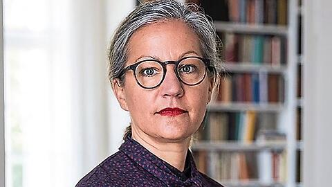 Die 1973 in Heilbronn geborene Kunsthistorikerin war von 2005 bis 2018 Verlegerin. Sie arbeitet als Autorin und Kuratorin – etwa für die Ausstellung über Josephine Baker in der Neuen Nationalgalerie im Jahr 2024.