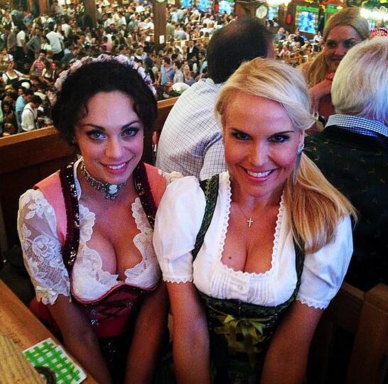 Lilly Becker mit der Moderatorin Tamara Sedmak.
