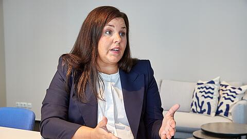Die Vorsitzende der Justizministerkonferenz, Hamburgs Justizsenatorin Anna Gallina (Gr&uuml;ne), sagt, der Anschlag auf den CSD in Berlin m&uuml;sse erst einmal aufgearbeitet werden. (Archivbild)