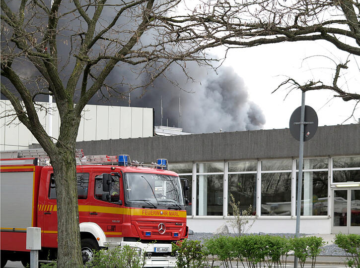 Bei der Explosion in einem Chemiepark in Marl im nördlichen Ruhrgebiet ist ein Arbeiter getötet worden. Die Bilder der Katastrophe.