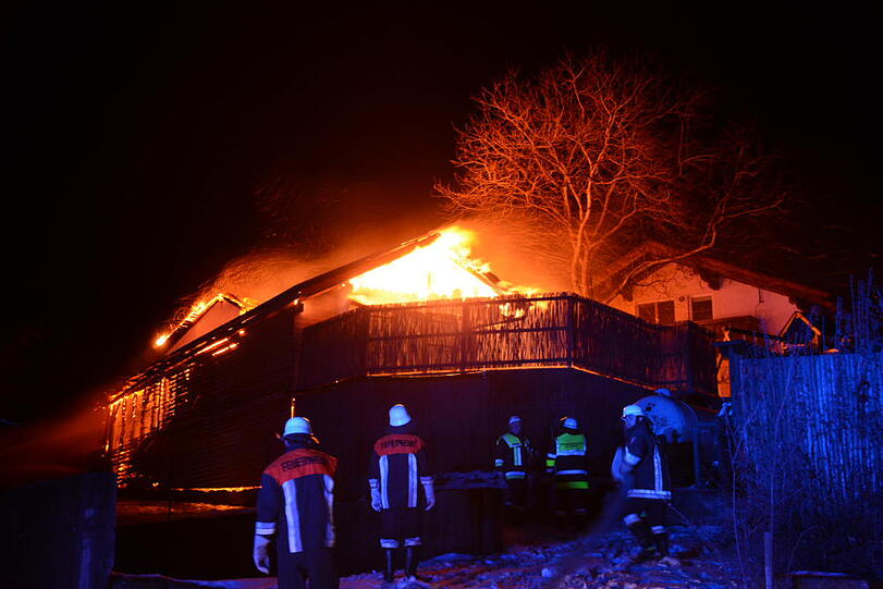 Am frühen Freitagmorgen ist es zu einem Brand in Schalkham im Landkreis Landshut gekommen.