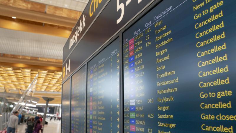 Für Mittwoch wurden 504 weitere SAS-Flüge in ganz Skandinavien gestrichen, wie die Airline mitteilte. Für Mittwoch wurden 504 weitere SAS-Flüge in ganz Skandinavien gestrichen, wie die Airline mitteilte.