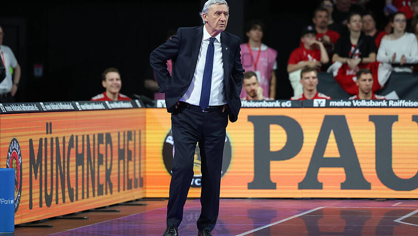 Coach bei FC Bayern Basketball: Svetislav Pesic. Coach bei FC Bayern Basketball: Svetislav Pesic.