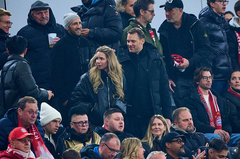 Tribünengast: Torhüter Manuel Neuer. Tribünengast: Torhüter Manuel Neuer.