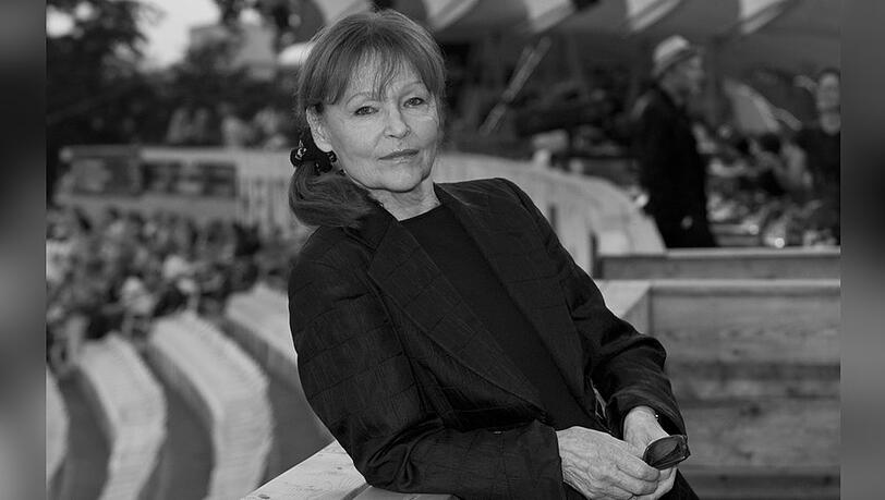 Angelica Domr&ouml;se ist gestorben.